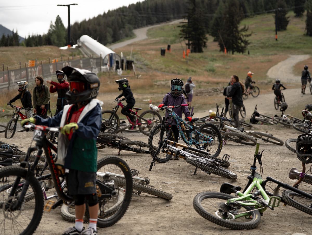 Kids with their bikes at Kidsworx in Whistler